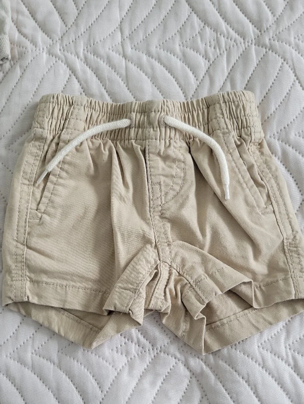 GAP Light Gray Bodysuit with Tan Elastic-Waist Shorts